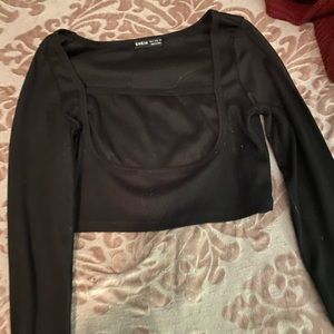 Long sleeve black crop